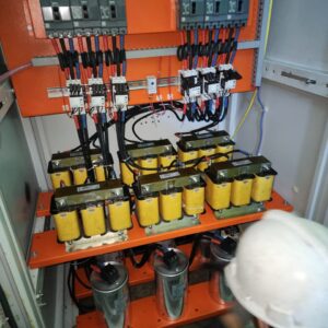 Banco de condensadores con reactancias